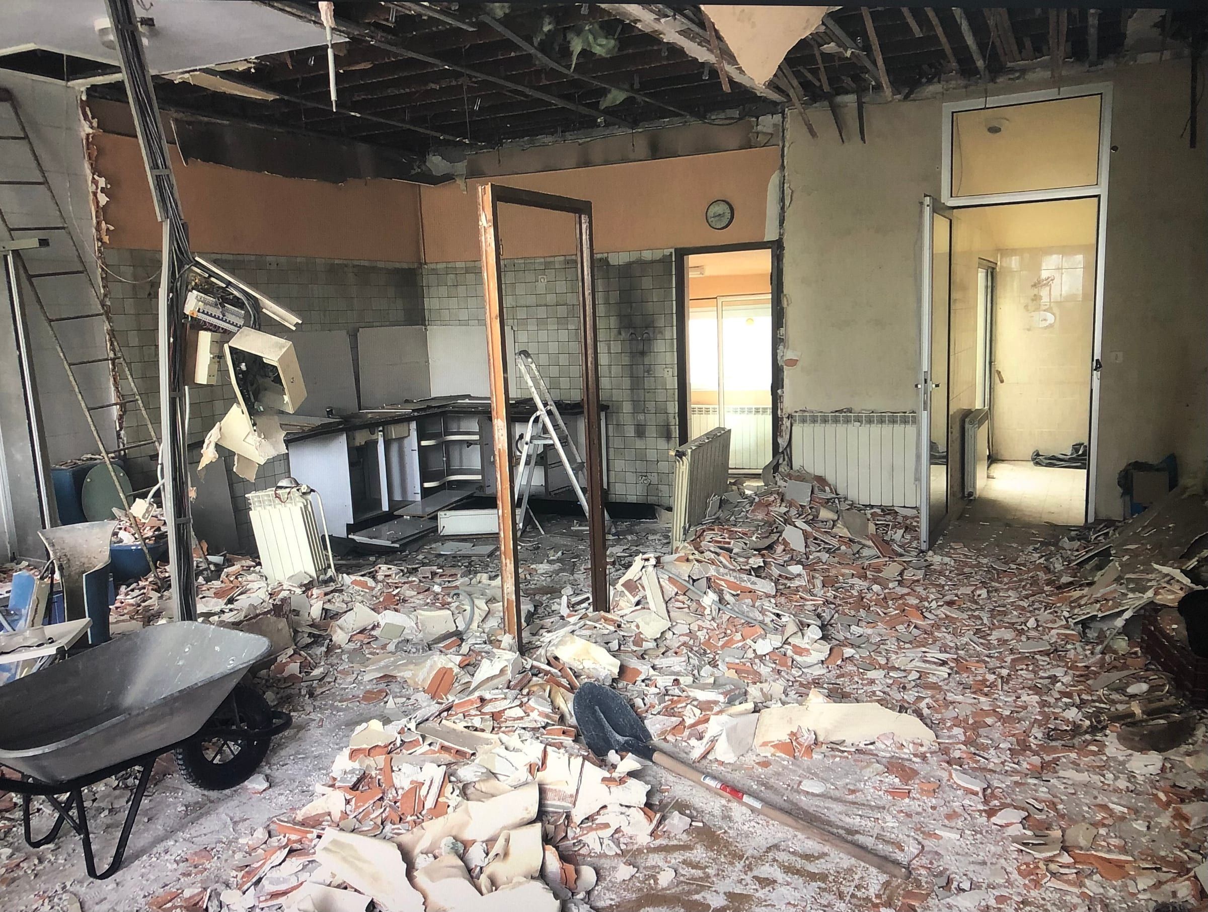 L'échoppe avant travaux, plafonds et cloisons démolis