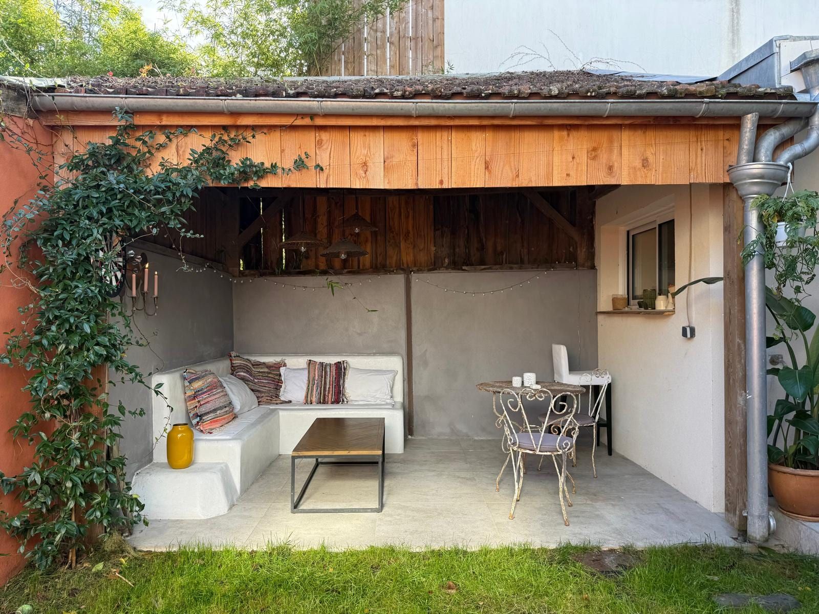 Terrasse couverte sur le jardin