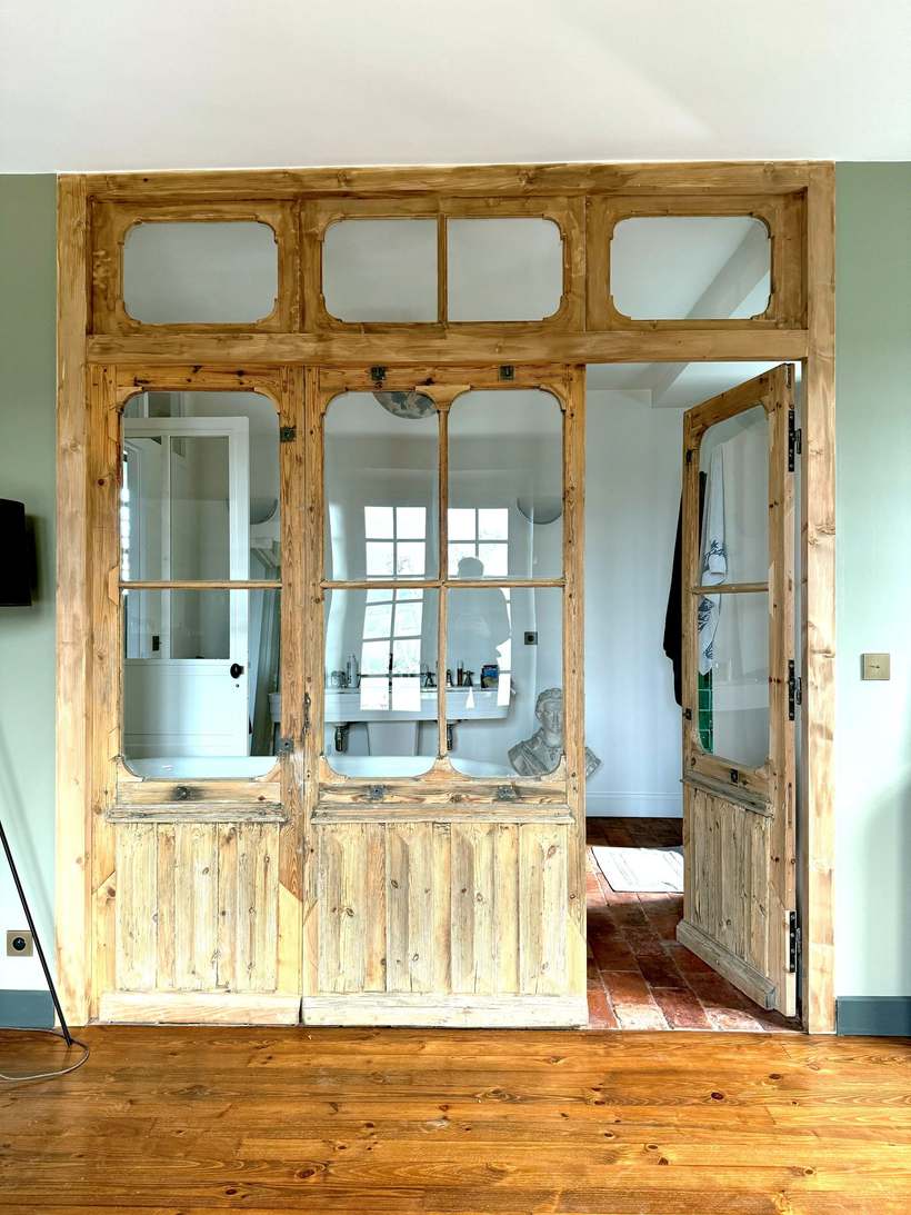 Verrière intérieure ancienne conservée